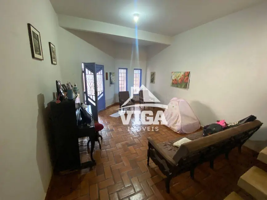 Sobrado com 3 quartos à venda, 280m2 em Itumbiara - GO - imagem 4 Foto 4 de Sobrado com 3 quartos à venda, 280m2 em Itumbiara - GO