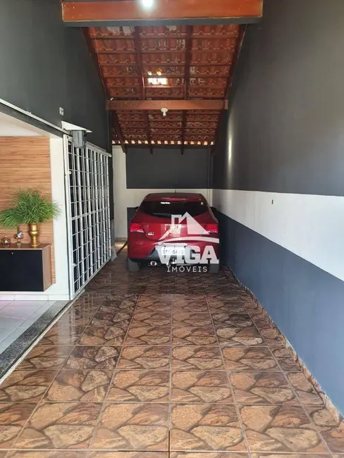 Foto 2 de Casa com 3 quartos à venda, 168m2 em Cidade Jardim, Itumbiara - GO