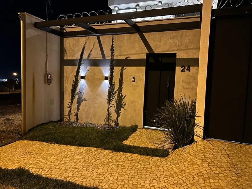 Foto 2 de Casa com 3 quartos à venda, 250m2 em Itumbiara - GO