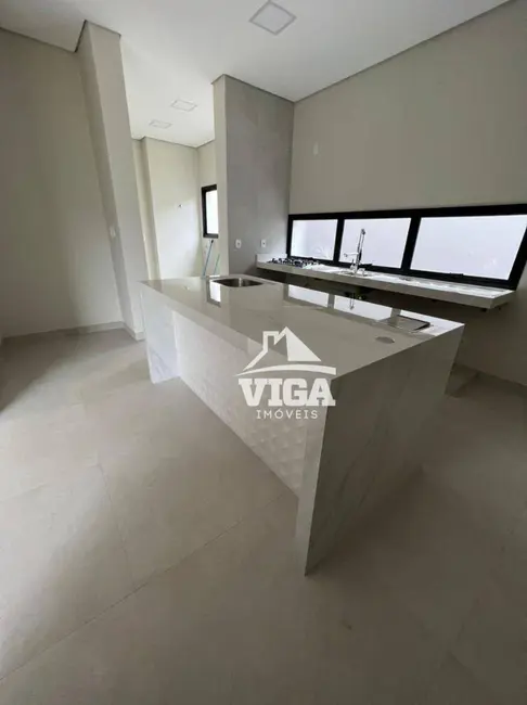 Sobrado com 4 quartos para alugar, 300m2 em Arapora - MG - imagem 7 Foto 7 de Sobrado com 4 quartos para alugar, 300m2 em Arapora - MG