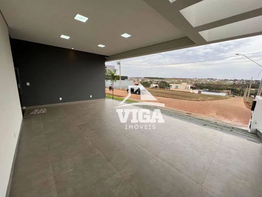 Sobrado com 4 quartos para alugar, 300m2 em Arapora - MG - imagem 4 Foto 4 de Sobrado com 4 quartos para alugar, 300m2 em Arapora - MG