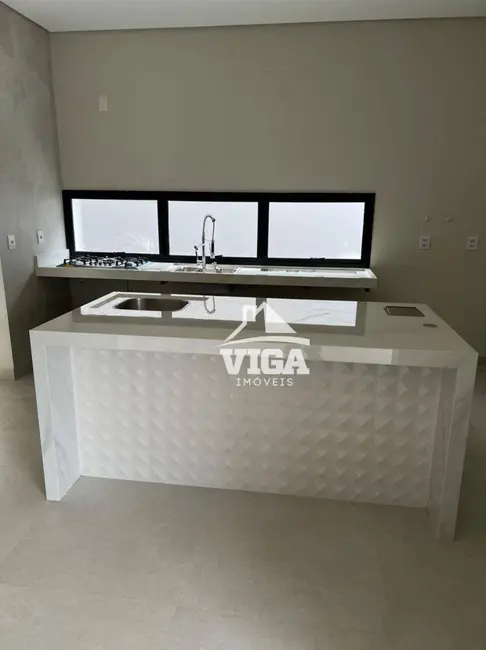 Sobrado com 4 quartos para alugar, 300m2 em Arapora - MG - imagem 8 Foto 8 de Sobrado com 4 quartos para alugar, 300m2 em Arapora - MG