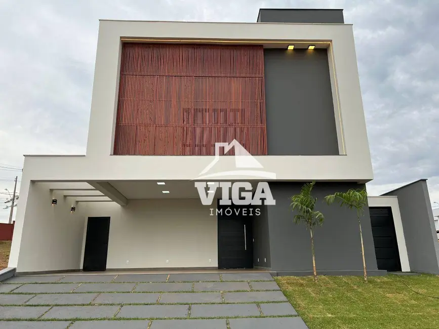 Foto 1 de Sobrado com 4 quartos à venda, 300m2 em Arapora - MG