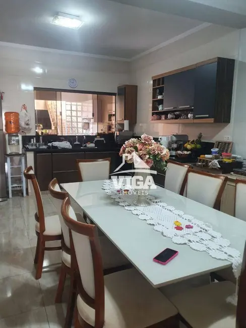Sobrado com 3 quartos para alugar, 228m2 em Itumbiara - GO - imagem 9 Foto 9 de Sobrado com 3 quartos para alugar, 228m2 em Itumbiara - GO