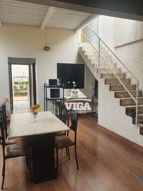 Sobrado com 3 quartos para alugar, 228m2 em Itumbiara - GO - imagem 8 Foto 8 de Sobrado com 3 quartos para alugar, 228m2 em Itumbiara - GO