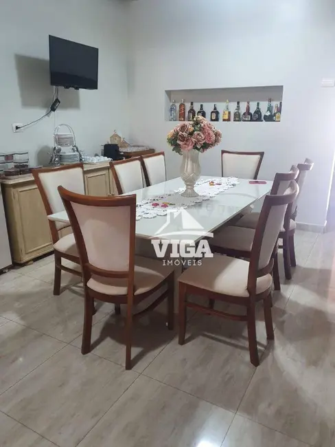 Sobrado com 3 quartos para alugar, 228m2 em Itumbiara - GO - imagem 7 Foto 7 de Sobrado com 3 quartos para alugar, 228m2 em Itumbiara - GO