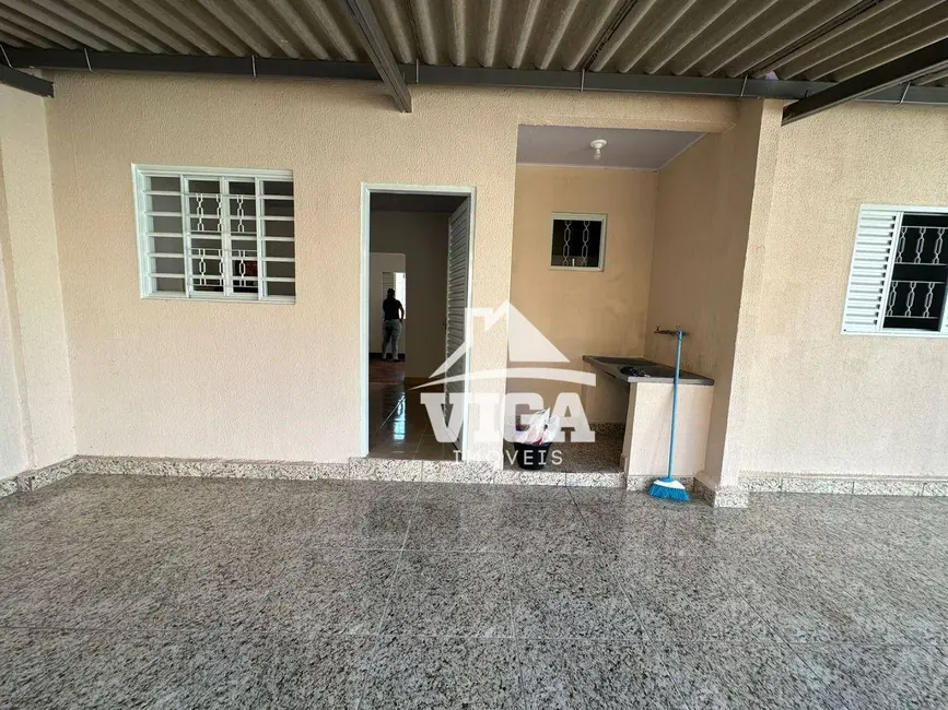 Foto 9 de Casa com 2 quartos para alugar, 260m2 em Arapora - MG