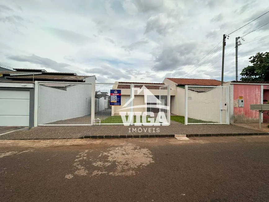 Foto 1 de Casa com 2 quartos para alugar, 260m2 em Arapora - MG