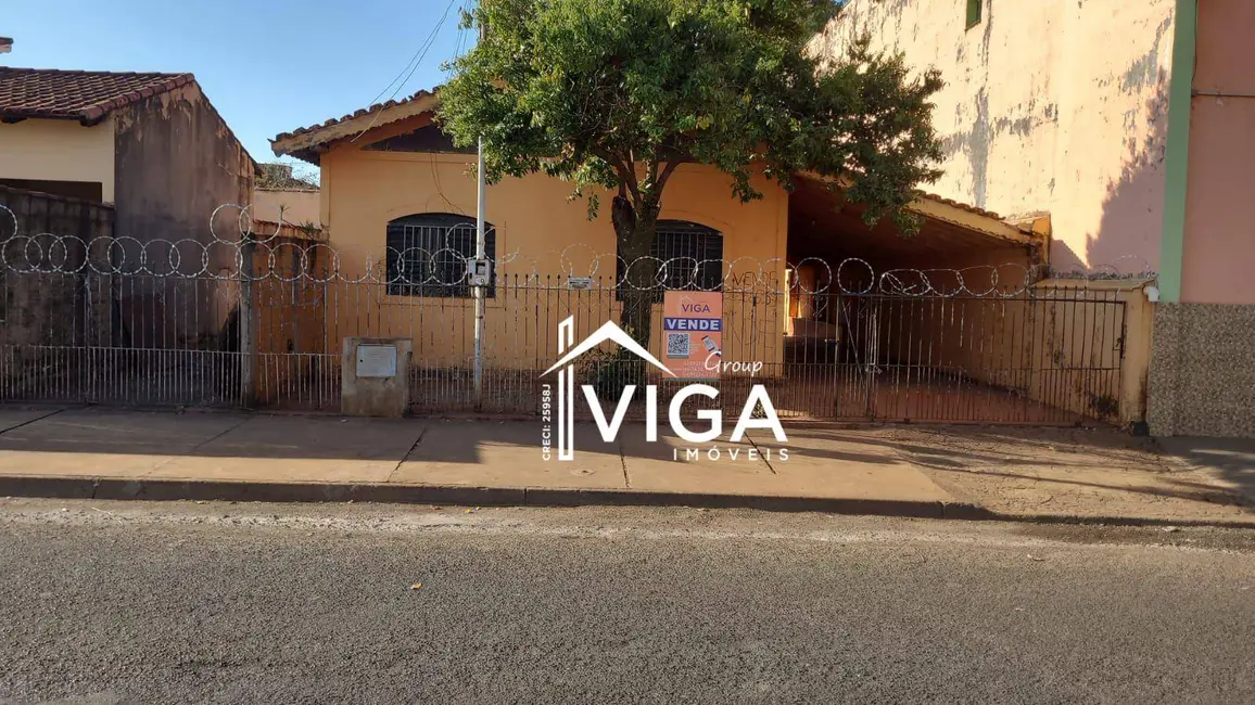 Foto 1 de Casa com 3 quartos à venda, 360m2 em Itumbiara - GO