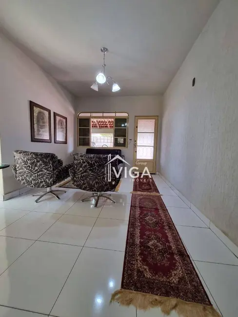Casa com 3 quartos à venda e para alugar, 330m2 em Itumbiara - GO - imagem 3 Foto 3 de Casa com 3 quartos à venda e para alugar, 330m2 em Itumbiara - GO