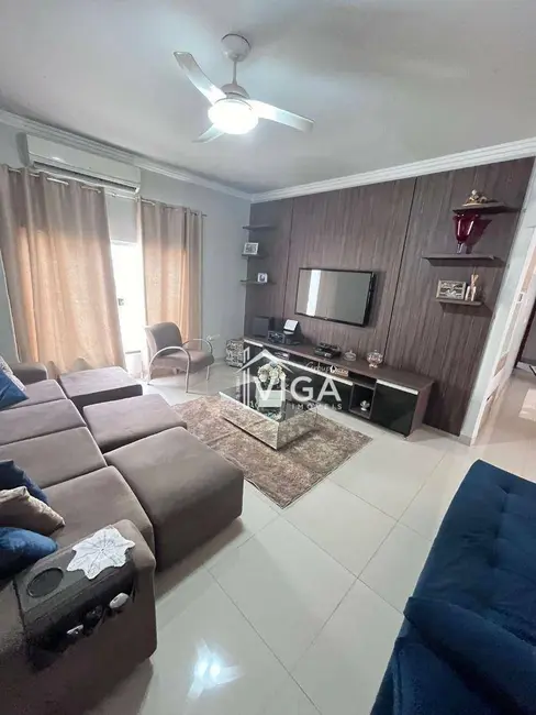 Foto 1 de Casa com 3 quartos à venda, 360m2 em Residencial Jardim Primavera, Itumbiara - GO