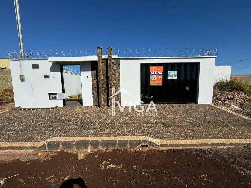 Casa com 3 quartos para alugar, 300m2 em Itumbiara - GO - imagem 1 Foto 1 de Casa com 3 quartos para alugar, 300m2 em Itumbiara - GO