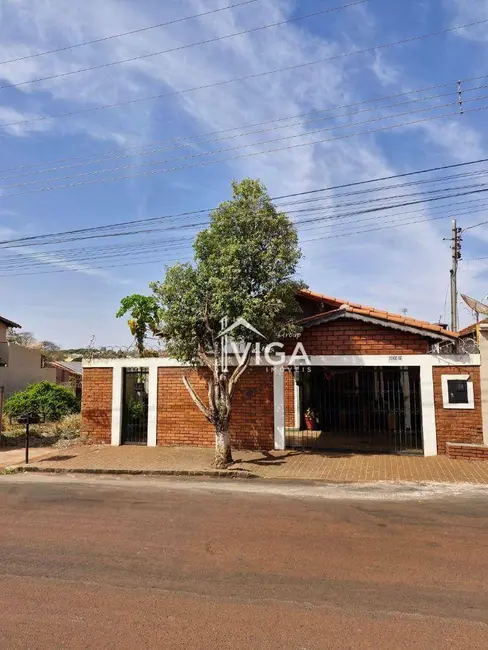 Foto 1 de Casa com 3 quartos à venda e para alugar, 285m2 em Itumbiara - GO