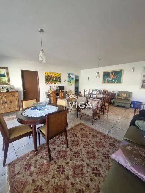 Casa com 4 quartos à venda e para alugar, 652m2 em Itumbiara - GO - imagem 5 Foto 5 de Casa com 4 quartos à venda e para alugar, 652m2 em Itumbiara - GO