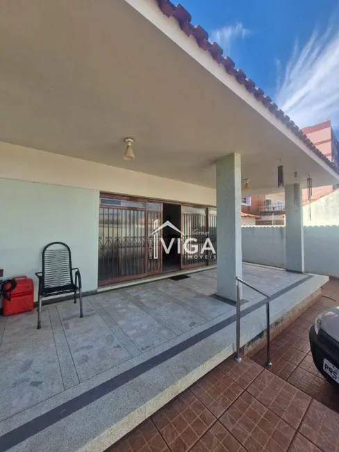 Casa com 4 quartos à venda e para alugar, 652m2 em Itumbiara - GO - imagem 3 Foto 3 de Casa com 4 quartos à venda e para alugar, 652m2 em Itumbiara - GO