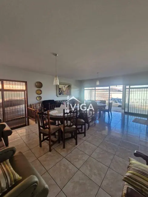 Casa com 4 quartos à venda e para alugar, 652m2 em Itumbiara - GO - imagem 8 Foto 8 de Casa com 4 quartos à venda e para alugar, 652m2 em Itumbiara - GO