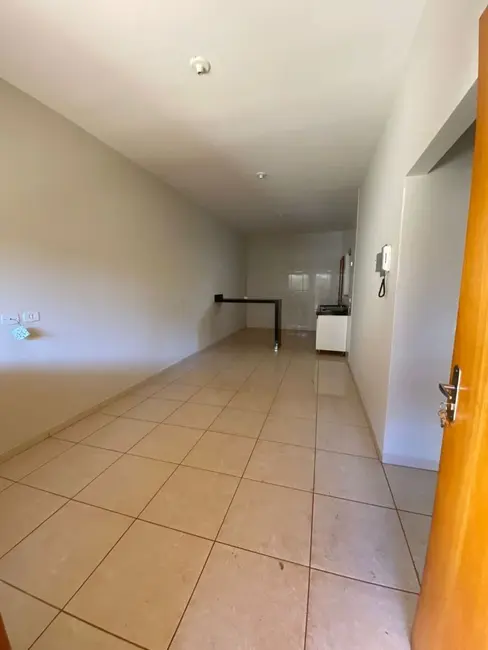 Casa com 2 quartos para alugar, 72m2 em Setor Anhanguera, Itumbiara - GO - imagem 4 Foto 4 de Casa com 2 quartos para alugar, 72m2 em Setor Anhanguera, Itumbiara - GO
