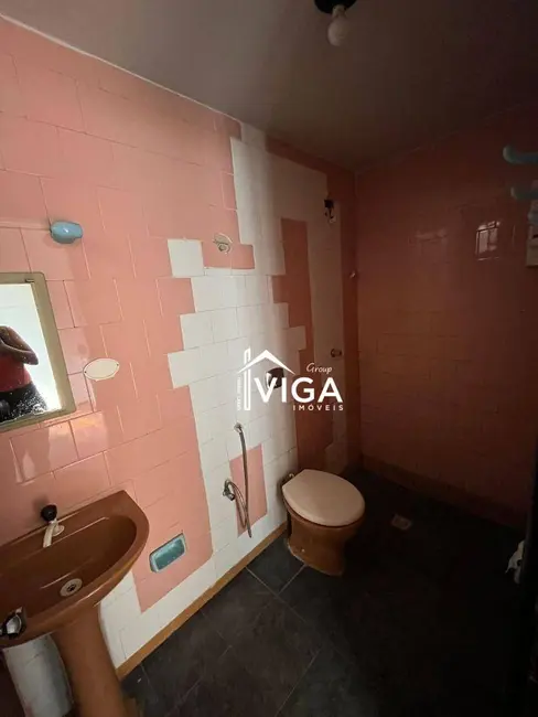 Casa com 3 quartos para alugar, 250m2 em Itumbiara - GO - imagem 9 Foto 9 de Casa com 3 quartos para alugar, 250m2 em Itumbiara - GO