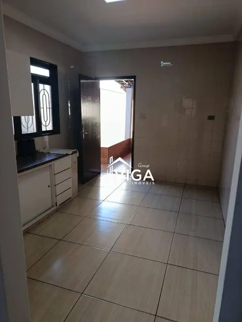 Casa com 3 quartos para alugar, 360m2 em Itumbiara - GO - imagem 6 Foto 6 de Casa com 3 quartos para alugar, 360m2 em Itumbiara - GO