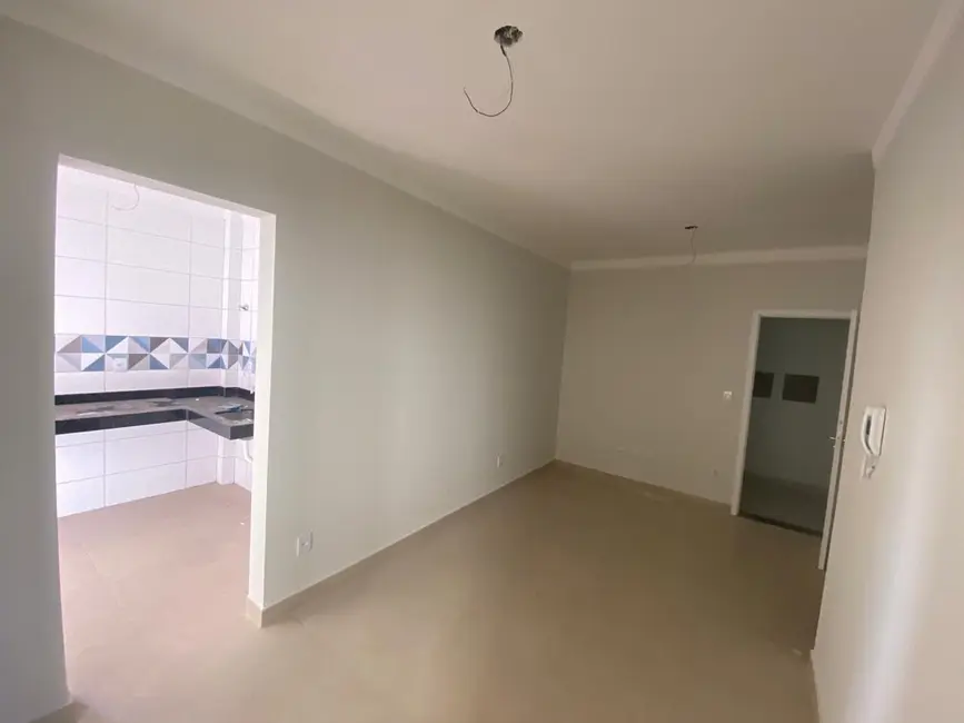 Foto 2 de Apartamento com 2 quartos à venda, 77m2 em Osvaldo Rezende, Uberlandia - MG