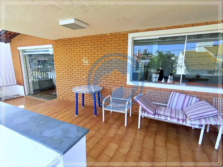 Foto 3 de Casa com 5 quartos à venda, 480m2 em Vigilato Pereira, Uberlandia - MG