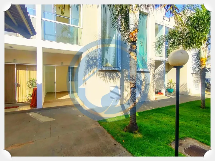 Foto 2 de Casa de Condomínio com 2 quartos à venda, 82m2 em Jardim Ipanema, Uberlandia - MG
