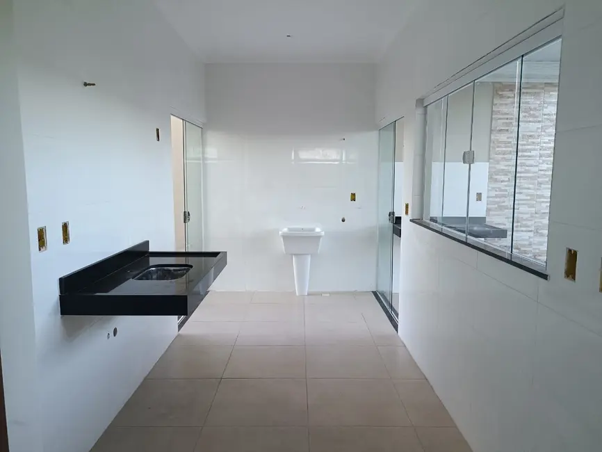 Foto 2 de Casa com 3 quartos à venda, 107m2 em Novo Mundo, Uberlandia - MG