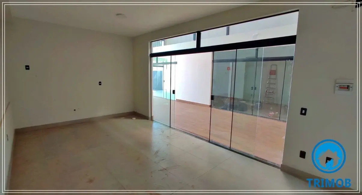 Foto 1 de Sala Comercial com 6 quartos para alugar, 22m2 em Granada, Uberlandia - MG