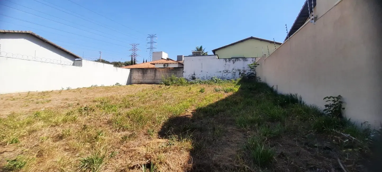 Foto 1 de Terreno / Lote à venda, 330m2 em Lagoinha, Uberlandia - MG