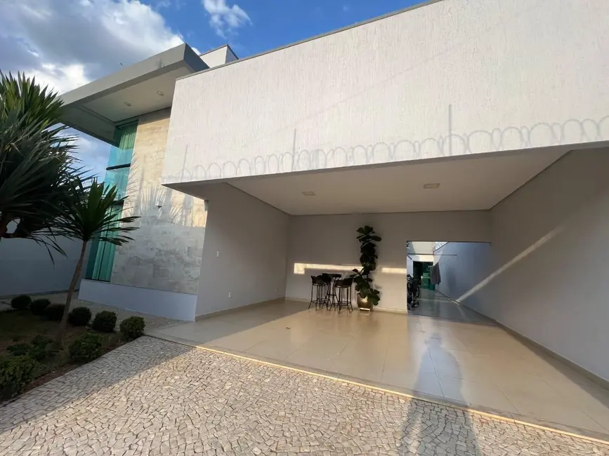 Foto 1 de Casa com 3 quartos à venda, 300m2 em Jardim Sul, Uberlandia - MG