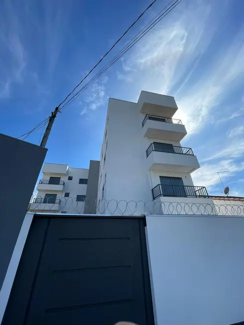 Foto 2 de Apartamento com 3 quartos à venda, 79m2 em Jardim Patrícia, Uberlandia - MG