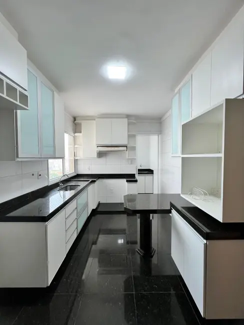 Foto 2 de Apartamento com 3 quartos à venda, 176m2 em Santa Mônica, Uberlandia - MG