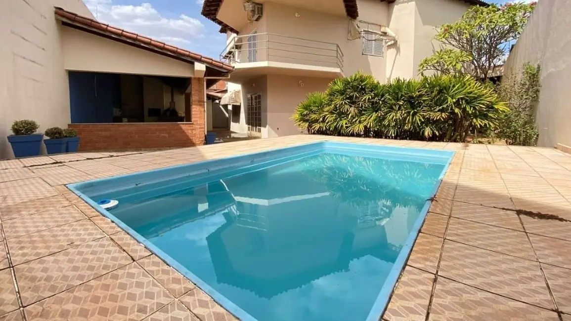 Foto 1 de Casa com 4 quartos à venda, 347m2 em Jardim Patrícia, Uberlandia - MG