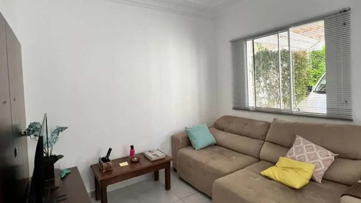 Foto 1 de Casa de Condomínio com 3 quartos à venda, 160m2 em Tubalina, Uberlandia - MG