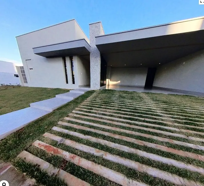 Foto 1 de Casa de Condomínio com 3 quartos à venda, 240m2 em Jardim Inconfidência, Uberlandia - MG