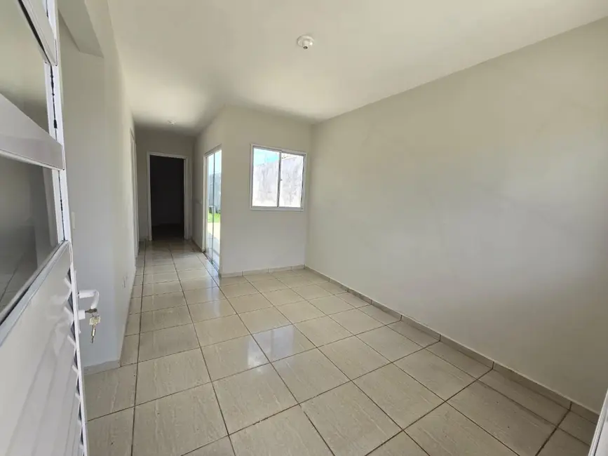 Foto 2 de Casa com 2 quartos à venda, 200m2 em Loteamento Residencial Pequis, Uberlandia - MG