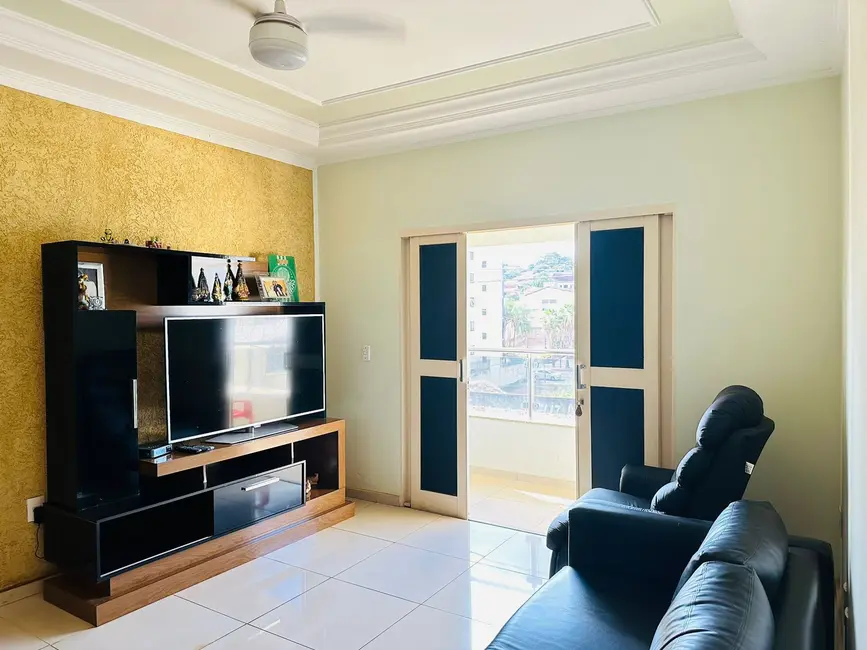 Casa com 5 quartos à venda, 270m2 em Nossa Senhora da Abadia, Uberaba - MG - imagem 3 Foto 3 de Casa com 5 quartos à venda, 270m2 em Nossa Senhora da Abadia, Uberaba - MG