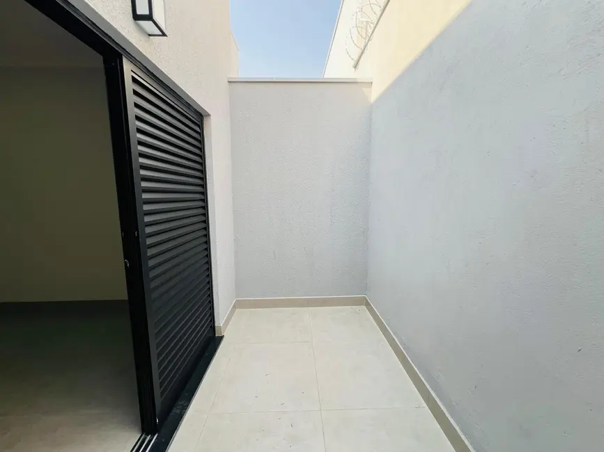 Foto 6 de Casa com 3 quartos à venda, 135m2 em Novo Mundo, Uberlandia - MG