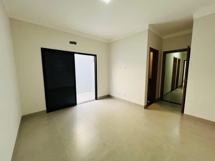 Foto 4 de Casa com 3 quartos à venda, 135m2 em Novo Mundo, Uberlandia - MG