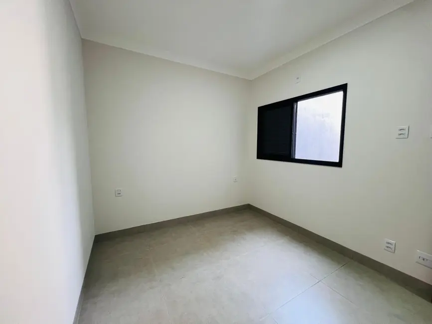 Foto 8 de Casa com 3 quartos à venda, 135m2 em Novo Mundo, Uberlandia - MG