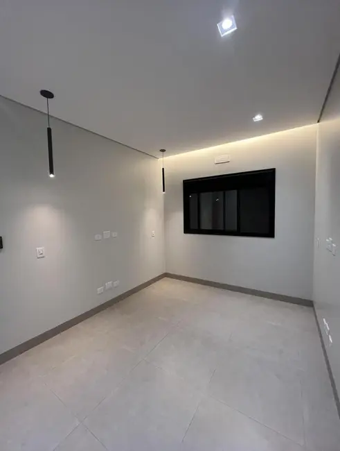 Foto 8 de Casa com 3 quartos à venda, 180m2 em Novo Mundo, Uberlandia - MG