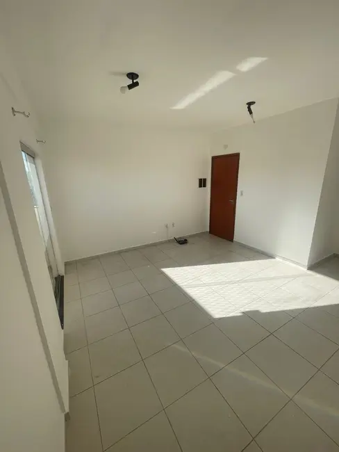 Foto 2 de Apartamento com 3 quartos para alugar, 67m2 em Santa Mônica, Uberlandia - MG