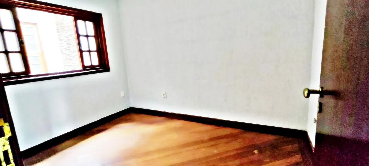 Casa com 4 quartos à venda, 250m2 em Umuarama, Uberlandia - MG - imagem 9 Foto 9 de Casa com 4 quartos à venda, 250m2 em Umuarama, Uberlandia - MG