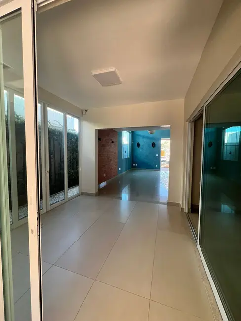 Foto 6 de Casa de Condomínio com 3 quartos à venda, 280m2 em Aclimação, Uberlandia - MG