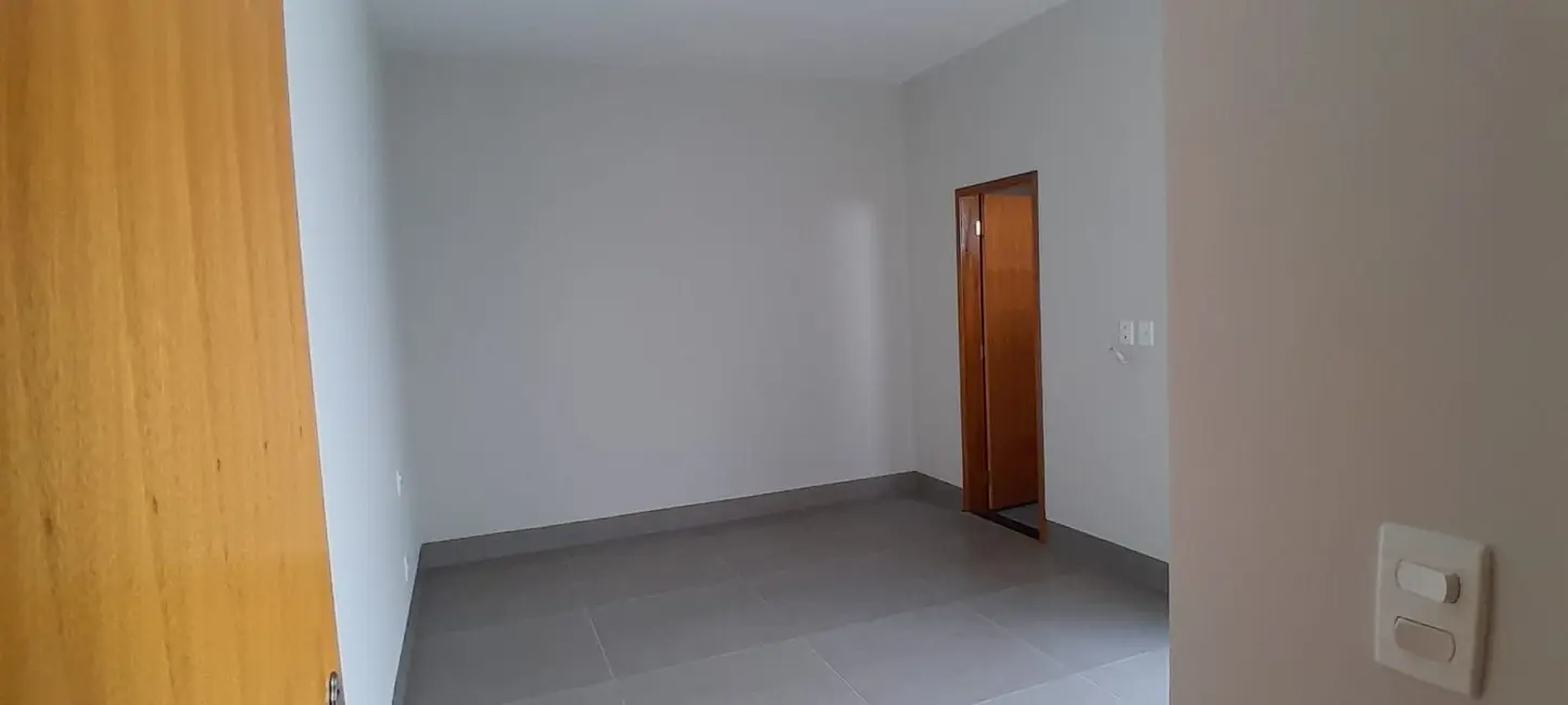 Foto 3 de Casa com 2 quartos à venda, 75m2 em Laranjeiras, Uberlandia - MG