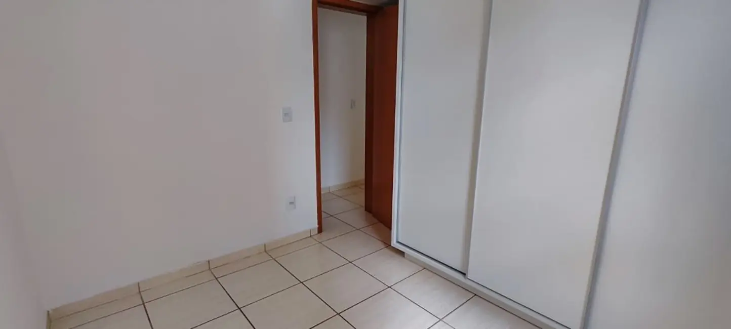 Apartamento com 2 quartos para alugar, 51m2 em Laranjeiras, Uberlandia - MG - imagem 8 Foto 8 de Apartamento com 2 quartos para alugar, 51m2 em Laranjeiras, Uberlandia - MG
