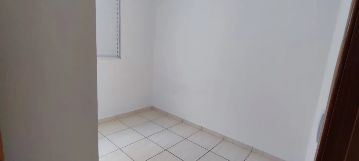 Apartamento com 2 quartos para alugar, 51m2 em Laranjeiras, Uberlandia - MG - imagem 7 Foto 7 de Apartamento com 2 quartos para alugar, 51m2 em Laranjeiras, Uberlandia - MG