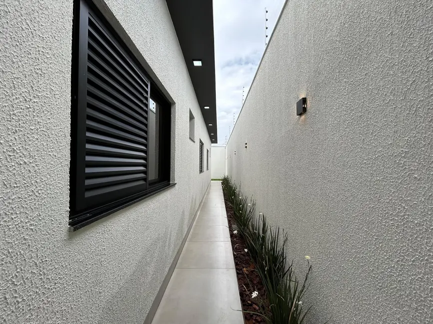 Foto 5 de Casa com 3 quartos à venda, 150m2 em Uberlandia - MG