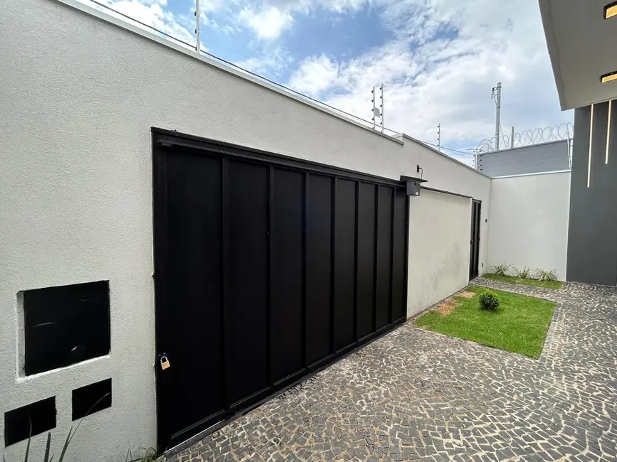 Foto 4 de Casa com 3 quartos à venda, 150m2 em Uberlandia - MG