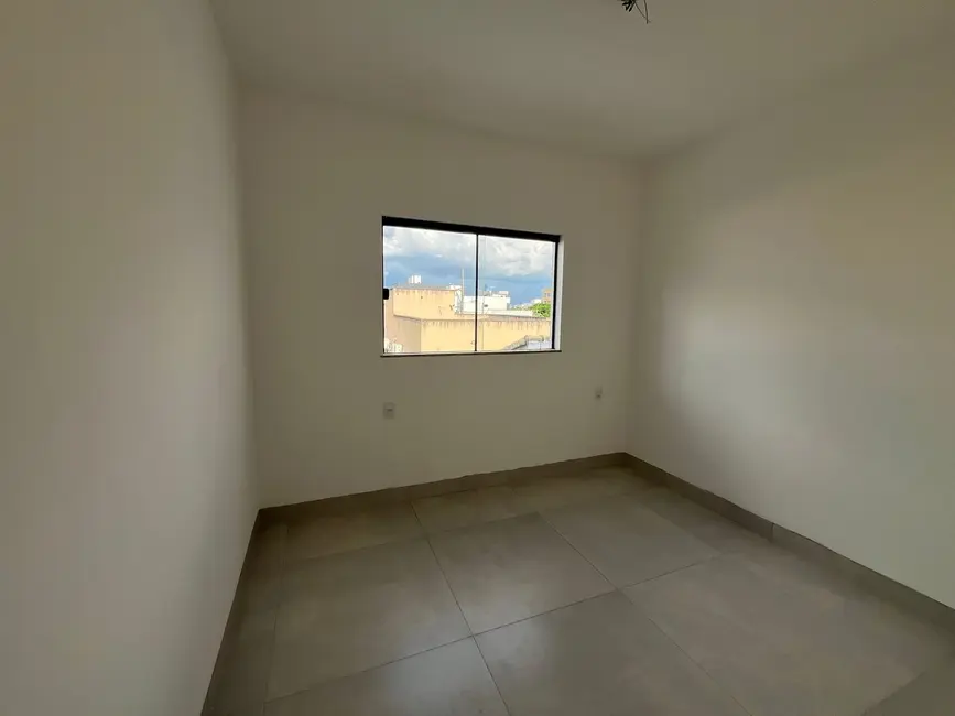 Foto 9 de Sobrado com 3 quartos à venda, 100m2 em Novo Mundo, Uberlandia - MG